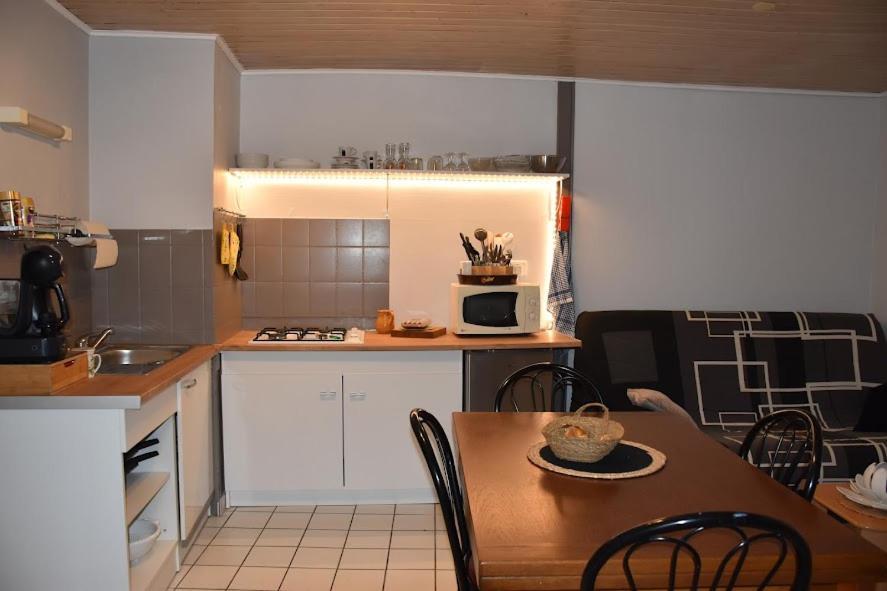 Maison De Village Appartement Rdc Avec Terrasse Gy Εξωτερικό φωτογραφία